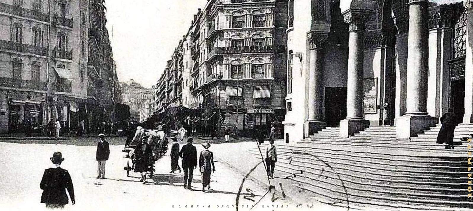 2393- Alger - Hotel des Postes et Rue d'Isly2 - 1924.jpg